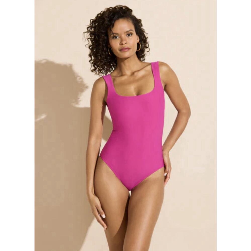 Classic Scoop One-Piece Swimsuit in Hot Pink